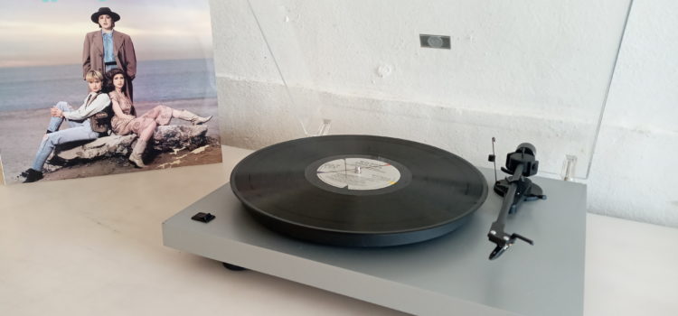 Sold: Project Debut II Turntable in Silver