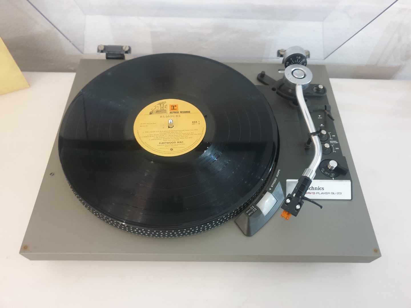 Technics SL-23 Belt Drive Turntable - Image 3