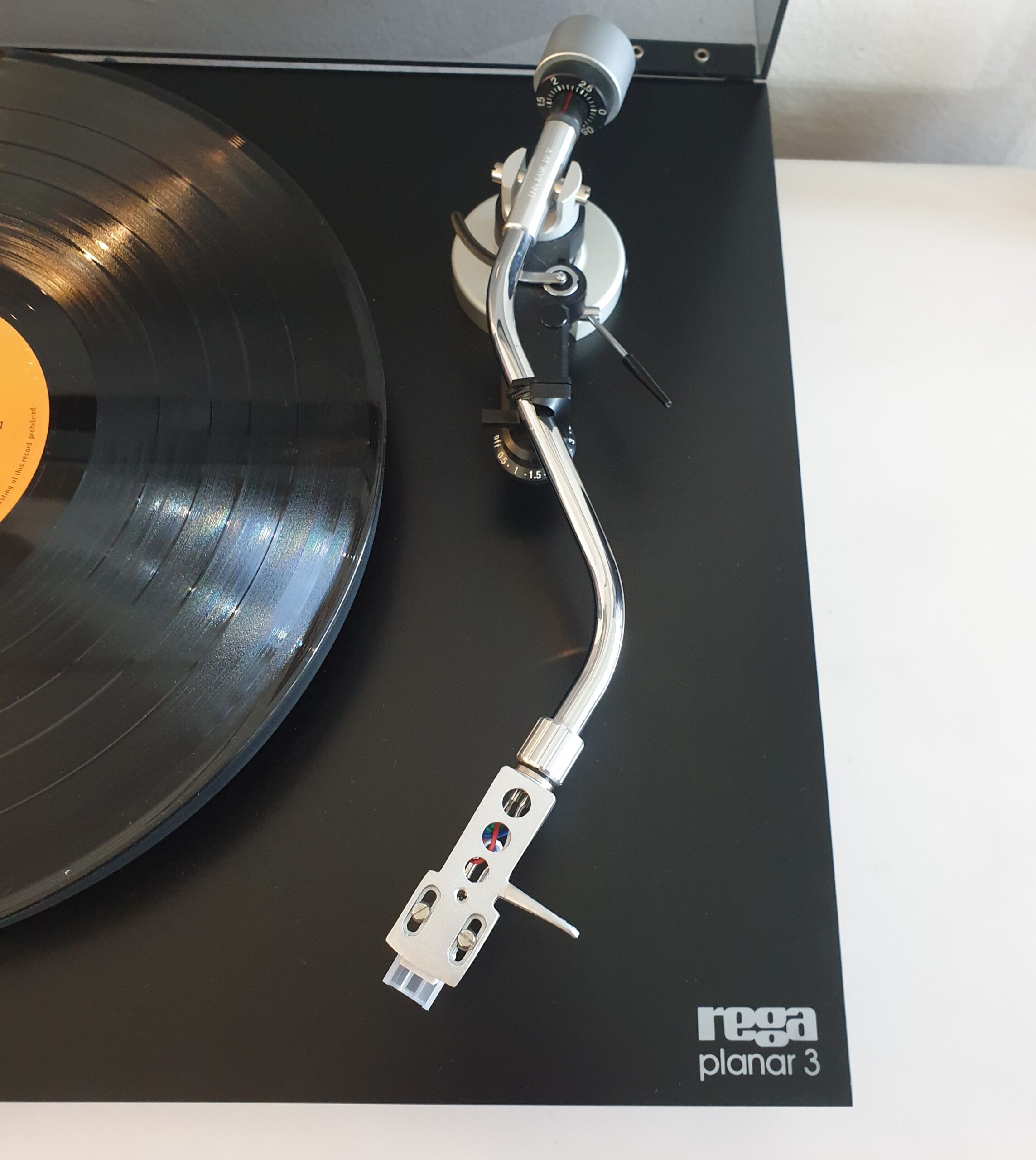 Rega Planar 3 with a Linn Basik LVV Tonearm - Image 8