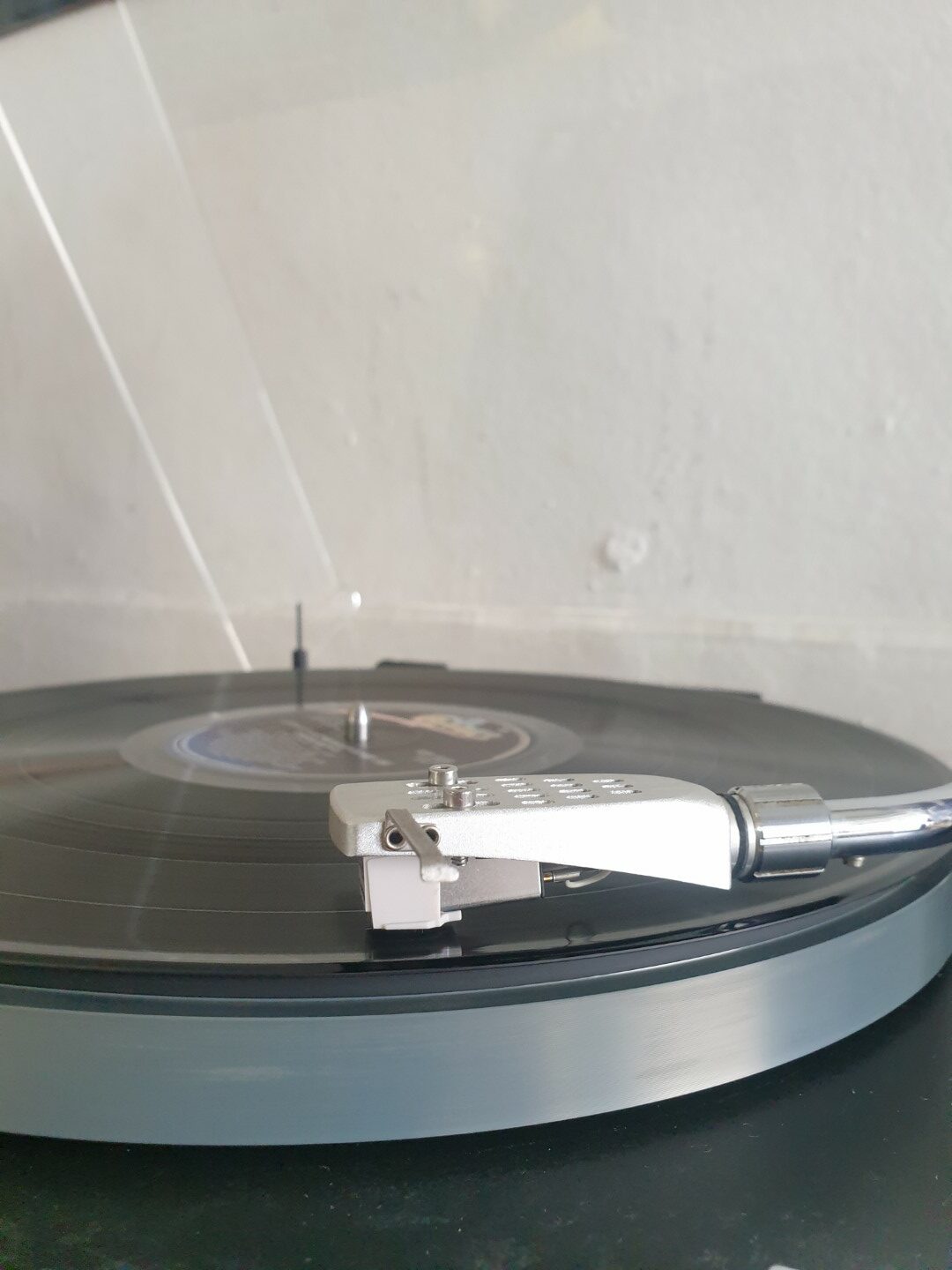Kenwood KD-1033 Belt Drive Turntable - Image 5