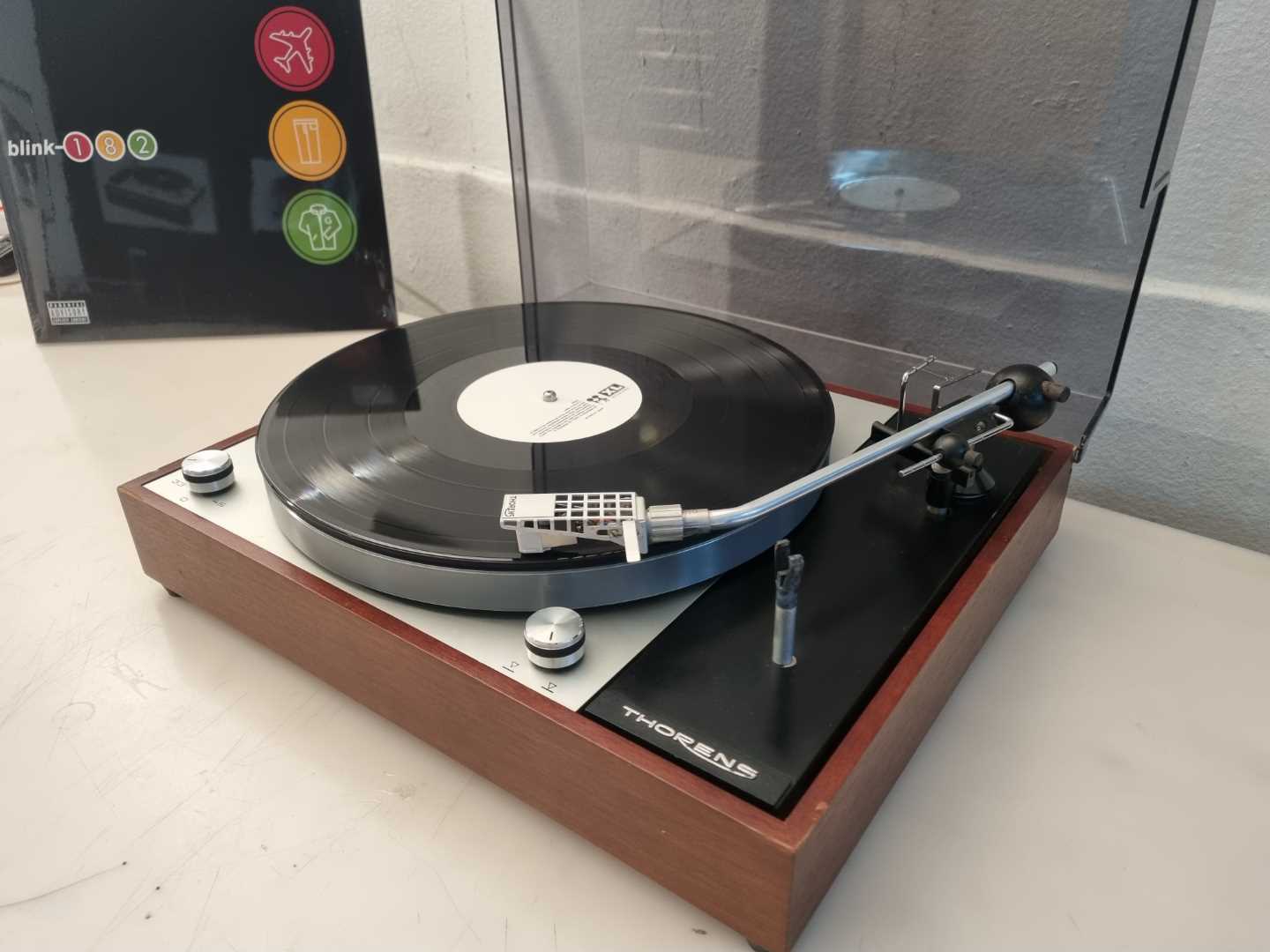 Thorens TD150 Belt Drive Turntable - Image 4