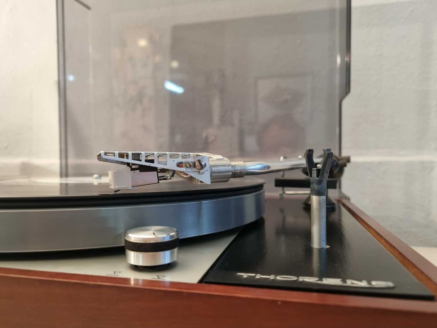 Thorens TD150 Belt Drive Turntable - Image 5