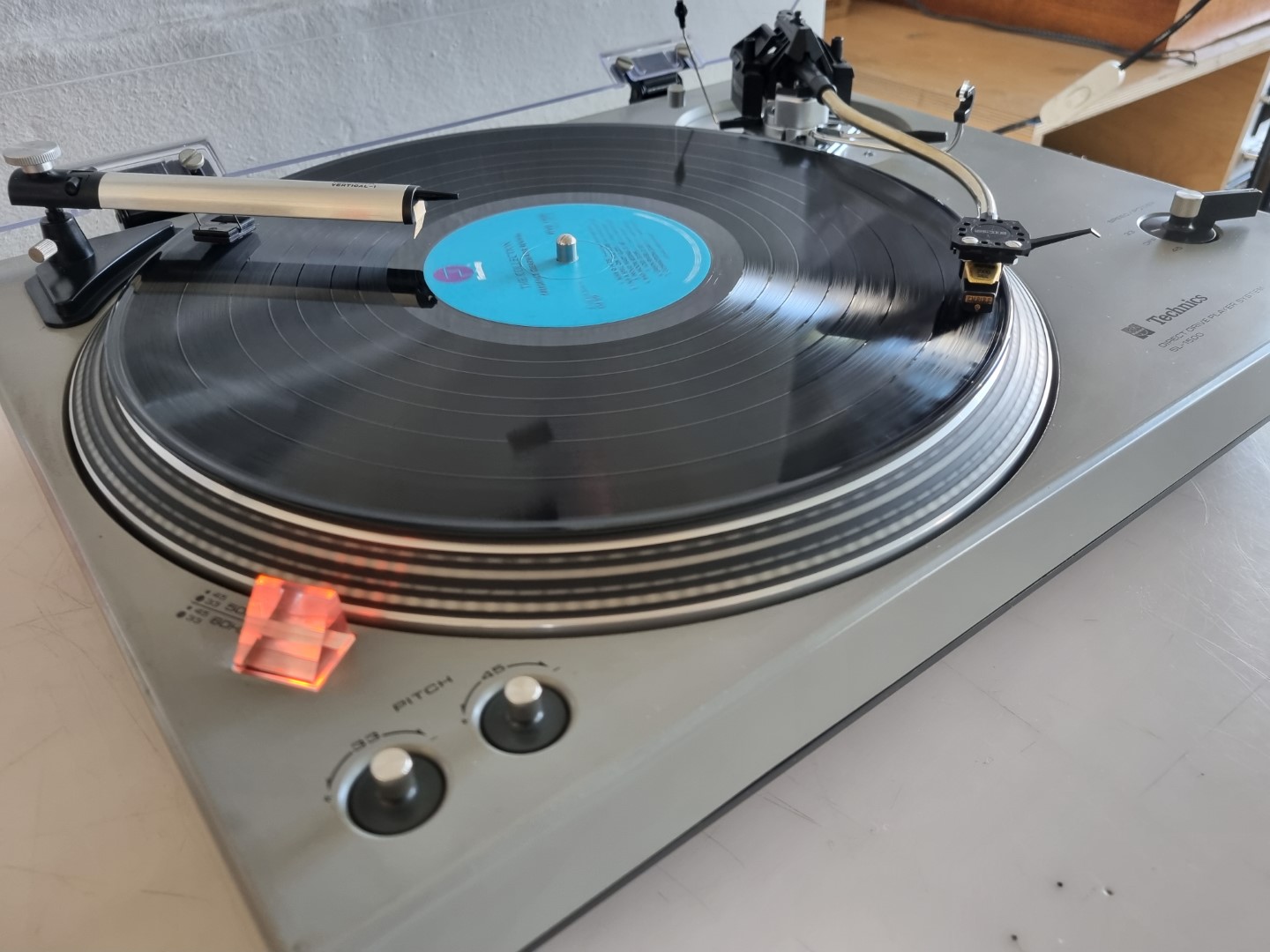 Technics SL1500 Direct Drive Turntable with an SME SIII Tonearm - Image 9