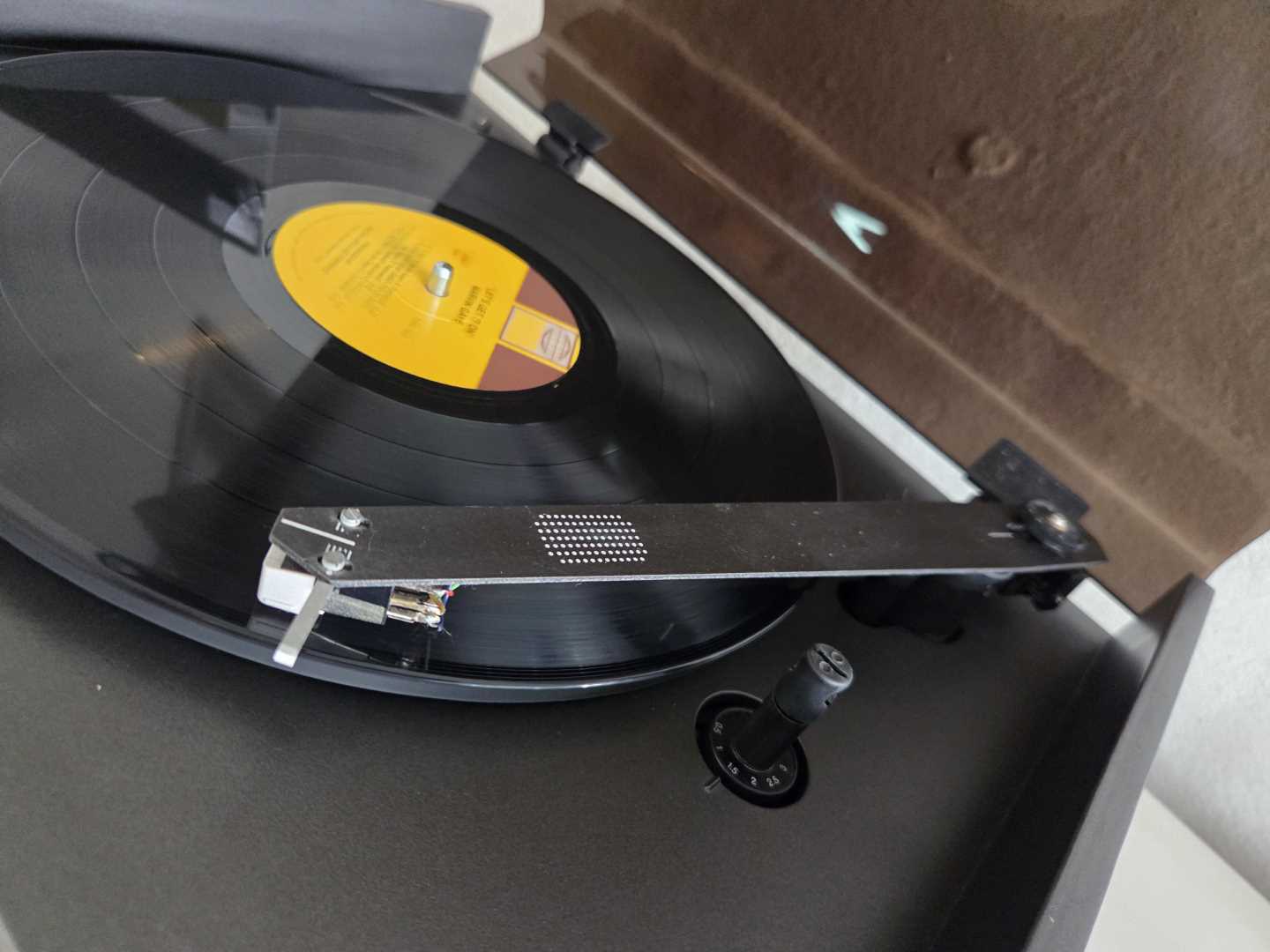 NAD 5120 Belt Drive Turntable - Image 10