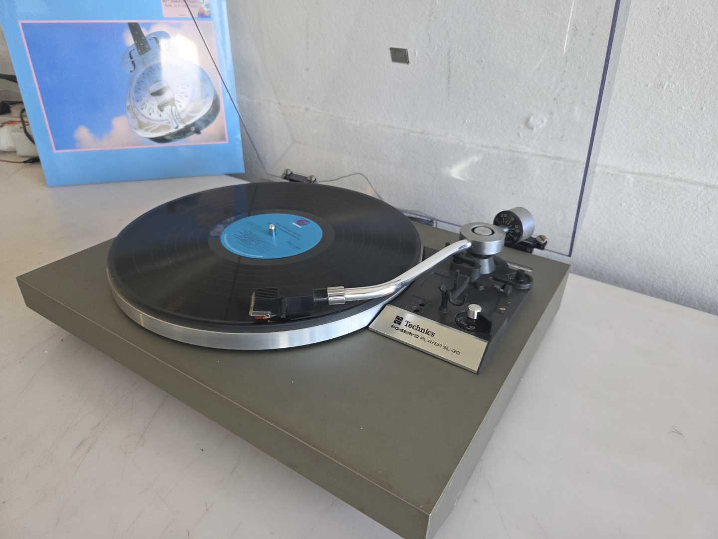 Technics SL-20 Belt Drive Turntable