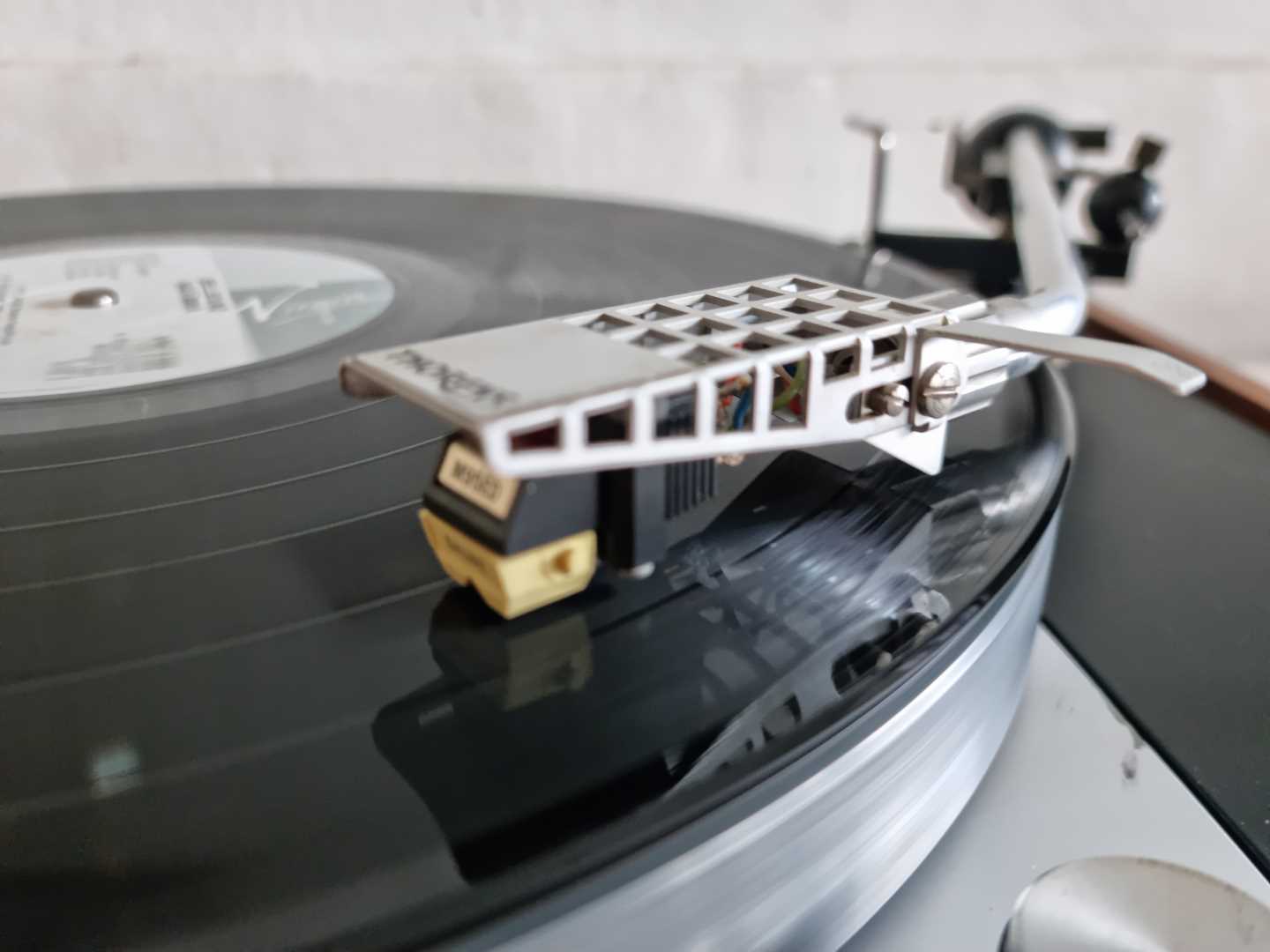 Thorens TD150 MkII Belt Drive Turntable - Image 12