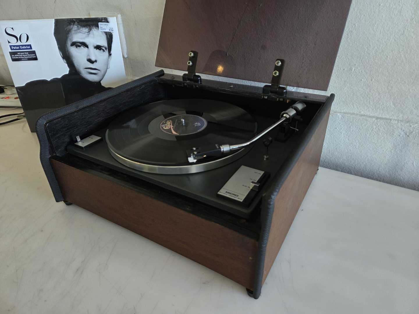 Micro Seiki MR-111 Belt Drive Turntable - Image 5