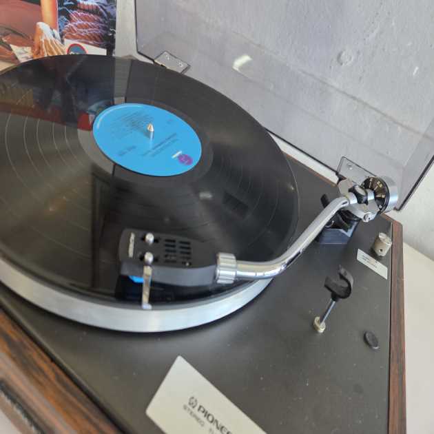 Pioneer PL12E Manual Belt Drive Turntable - Image 6