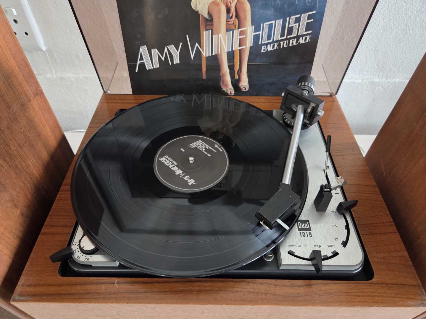 Dual 1019 Turntable Set with JVC speakers - Image 9