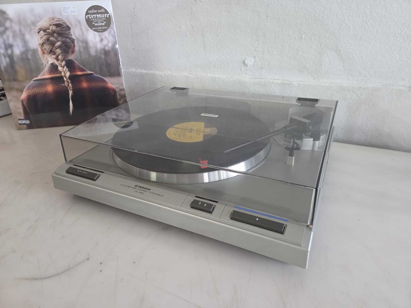 Pioneer PL-340 Belt Drive Turntable - Image 10