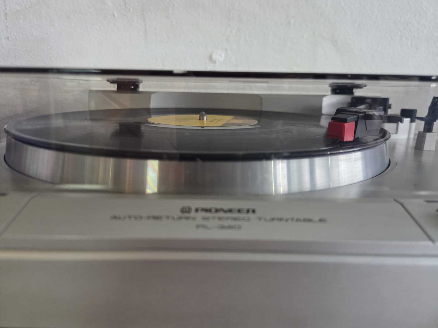 Pioneer PL-340 Belt Drive Turntable - Image 11