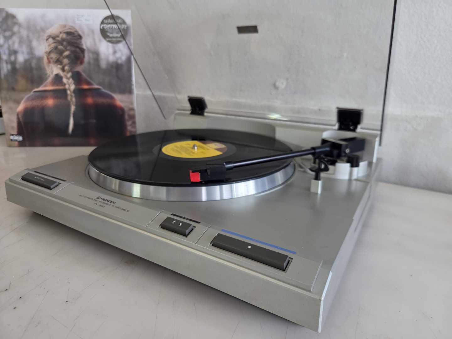 Pioneer PL-340 Belt Drive Turntable - Image 4