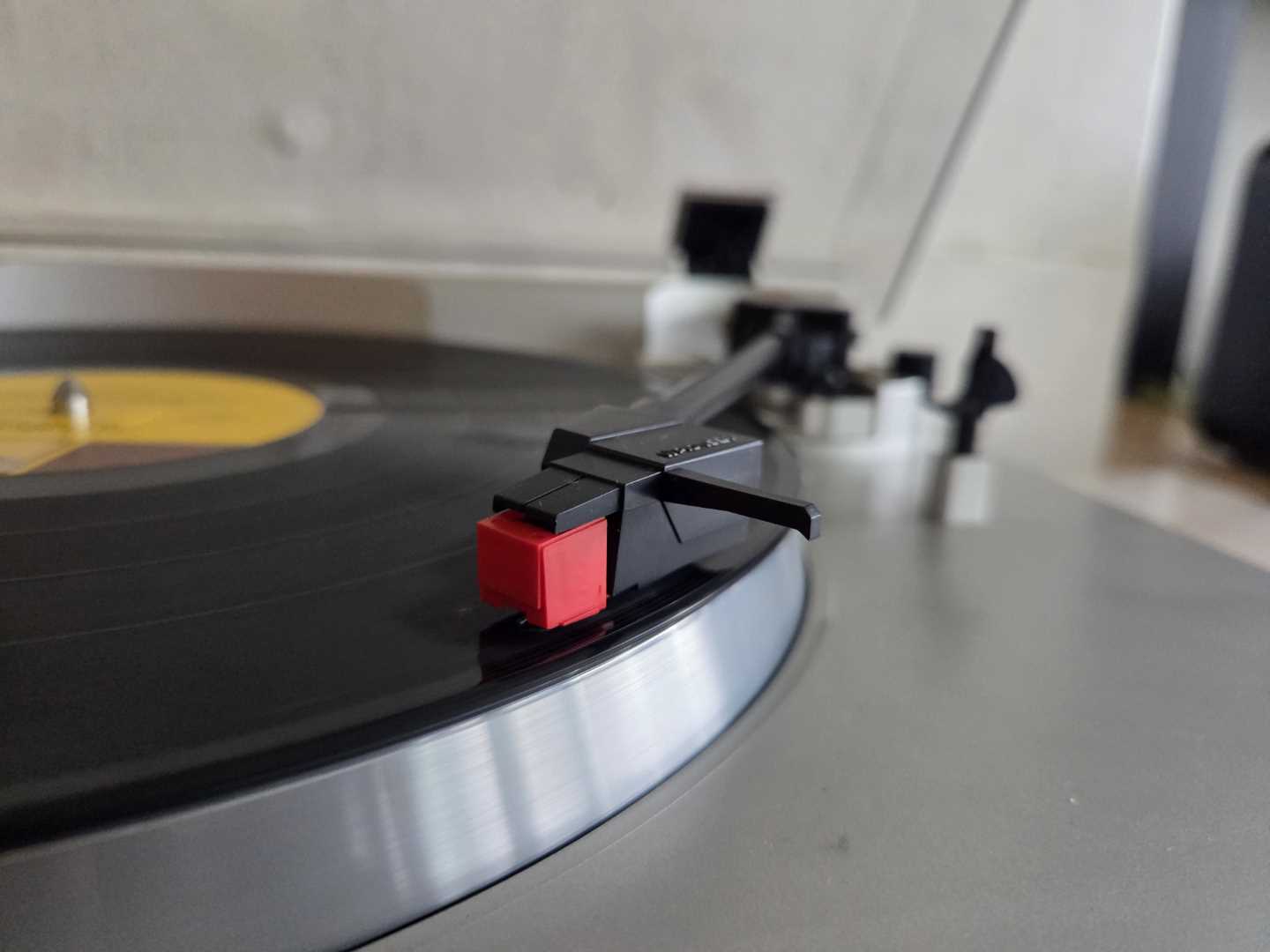 Pioneer PL-340 Belt Drive Turntable - Image 5
