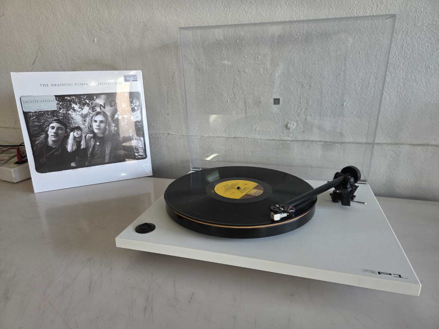 Rega RP1 Turntable White