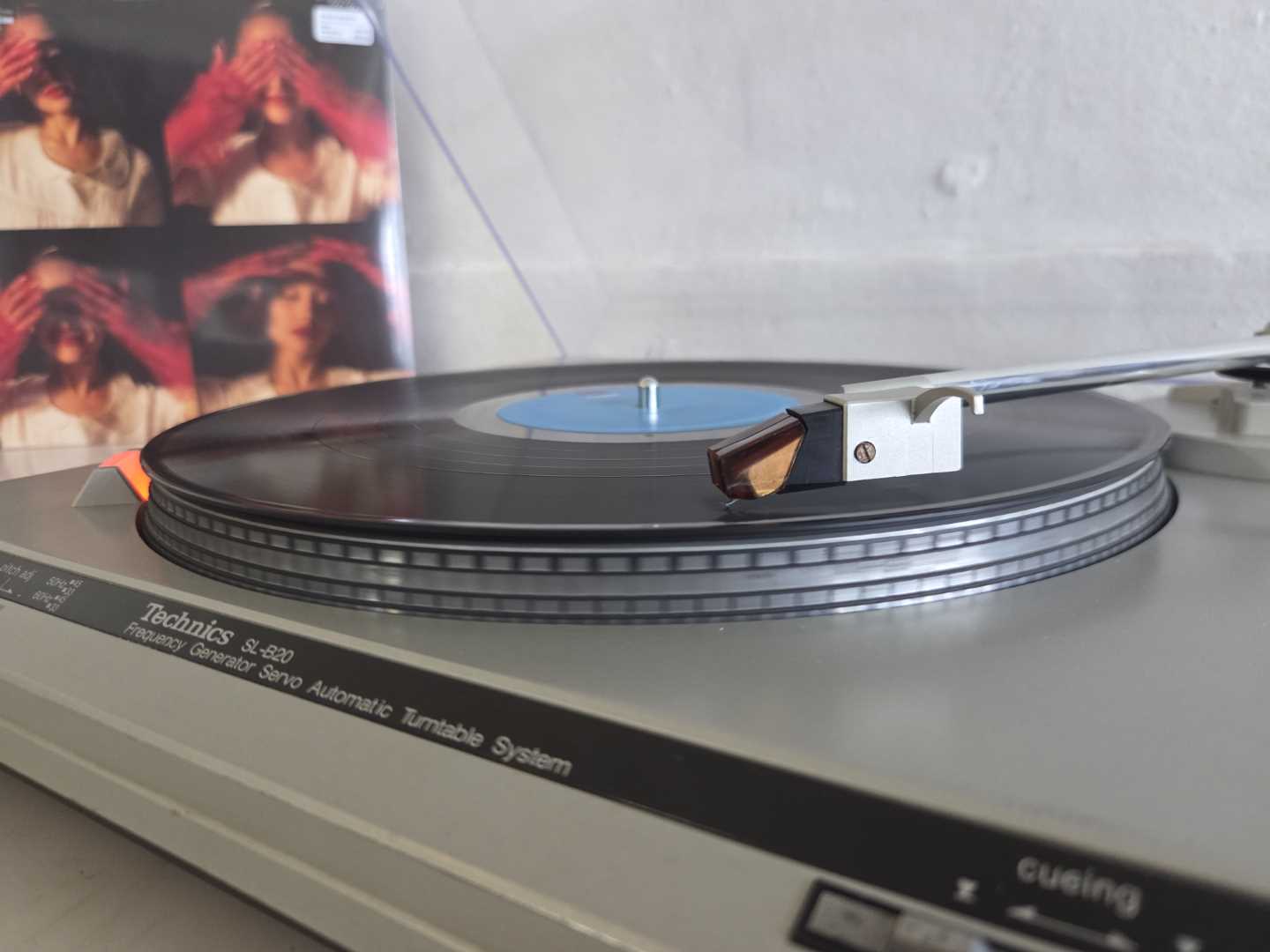 Technics SL-B20 Belt Drive Turntable - Image 10