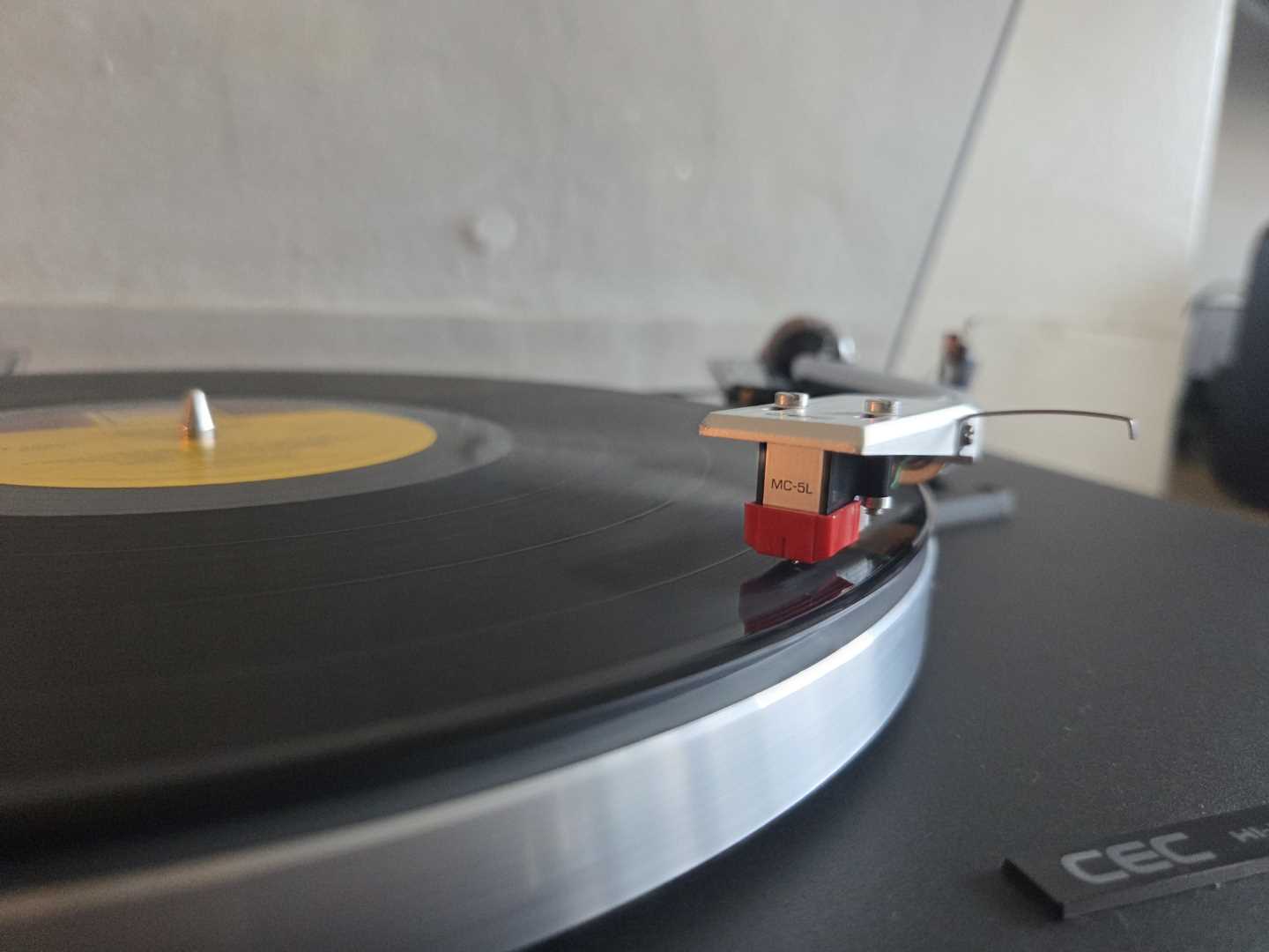 CEC BD-2200 Belt Drive Turntable - Image 9