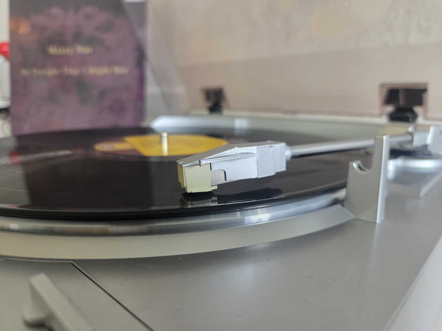 Denon DP-29F Fully-Automatic Belt-Drive Turntable - Image 9