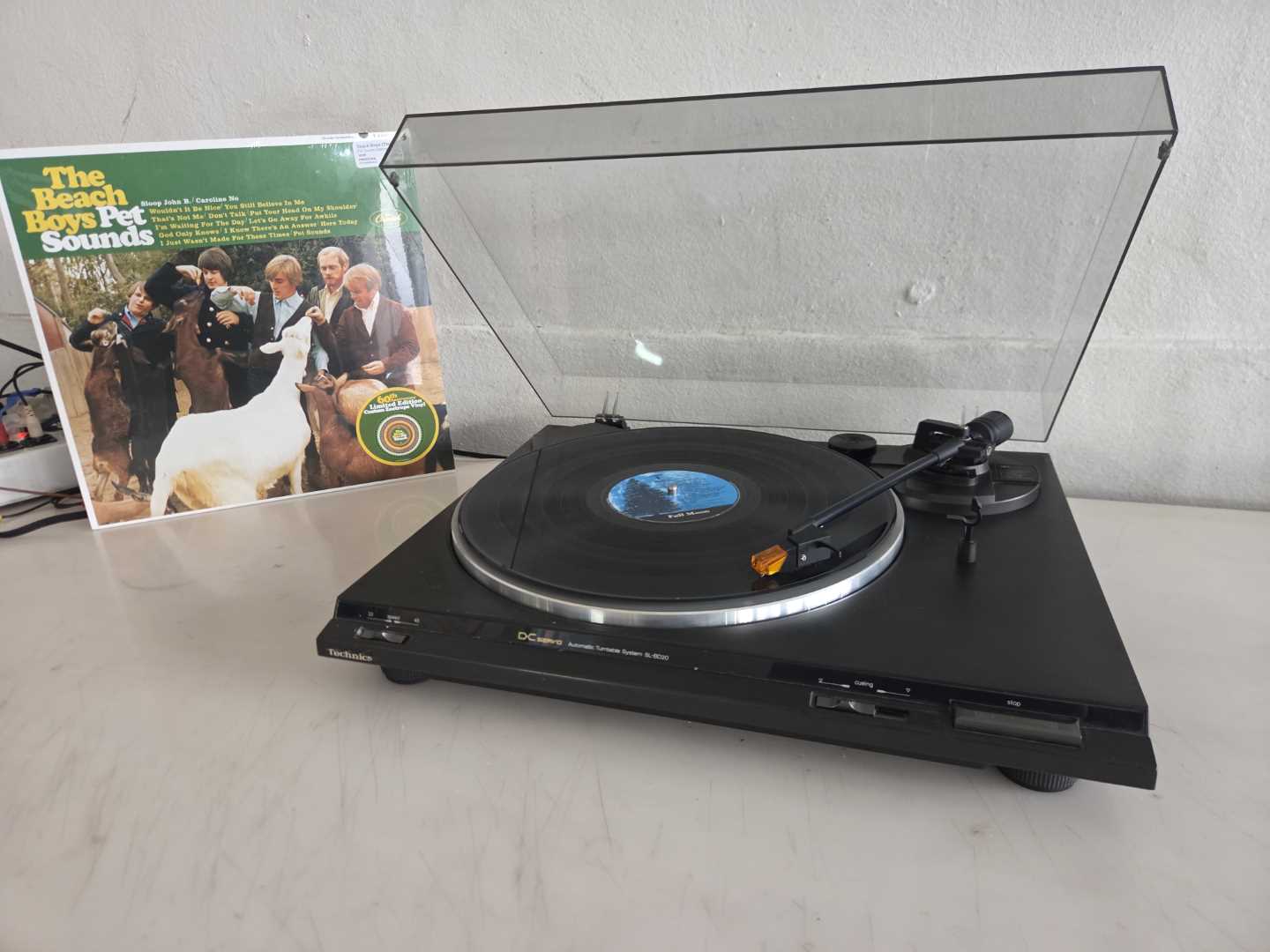 Technics SL-BD20 Turntable Front View