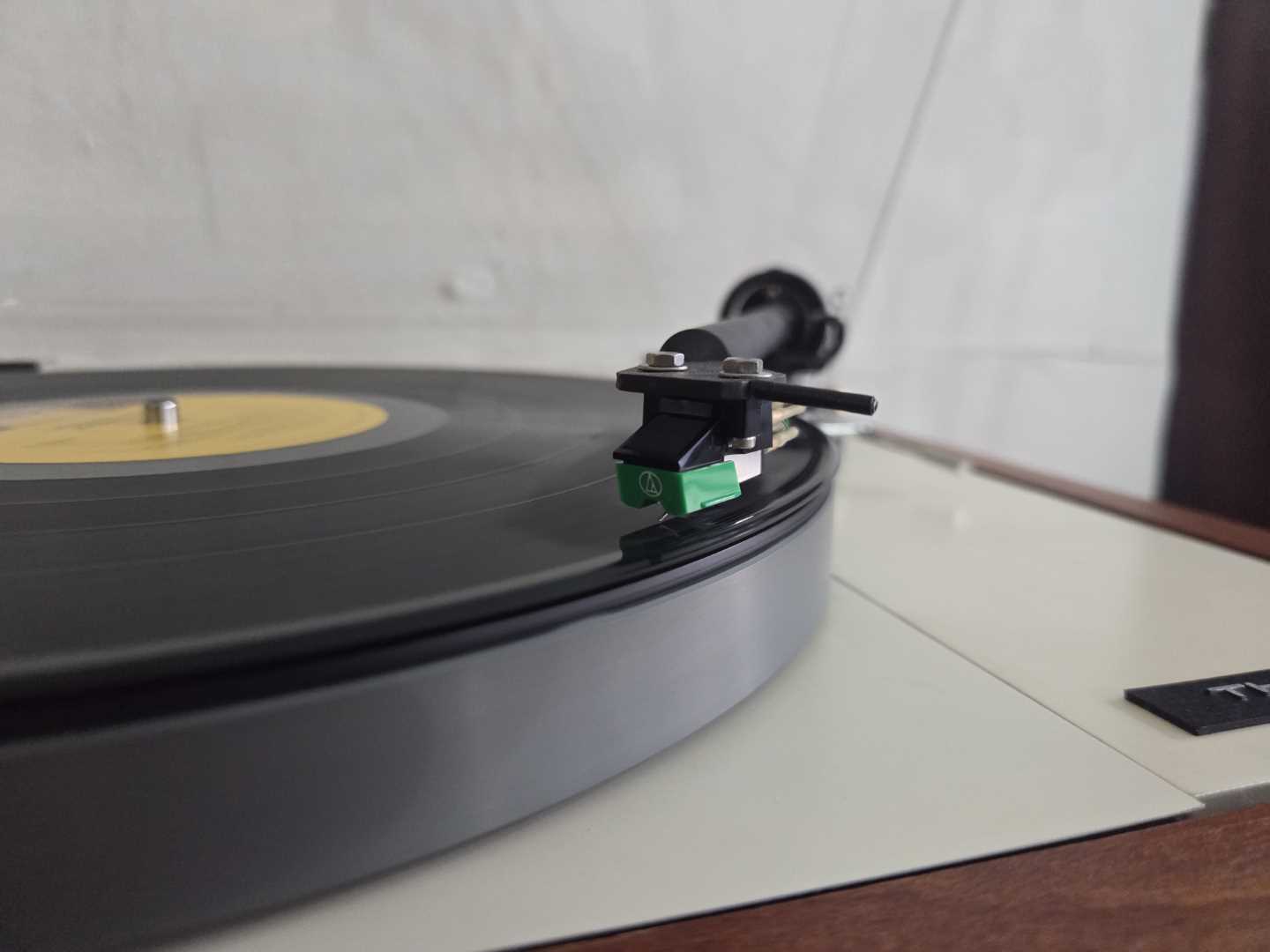 Thorens TD150 in Rosewood with an Alphason Delta Tonearm - Image 6
