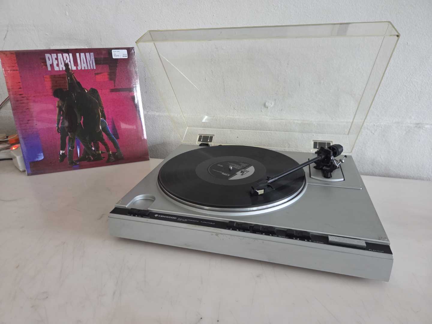 Kenwood KD-33F Turntable