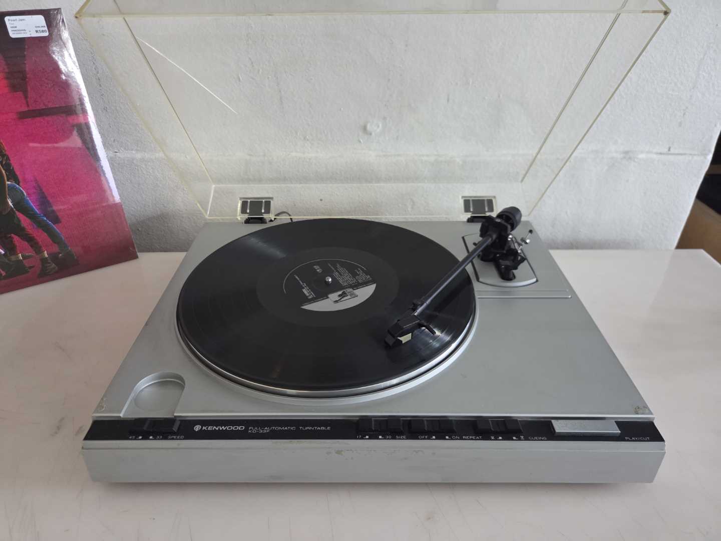 Kenwood KD-33F Turntable