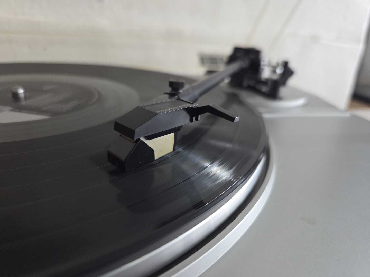 Kenwood KD-33F Fully Automatic Belt Drive Turntable - Image 5