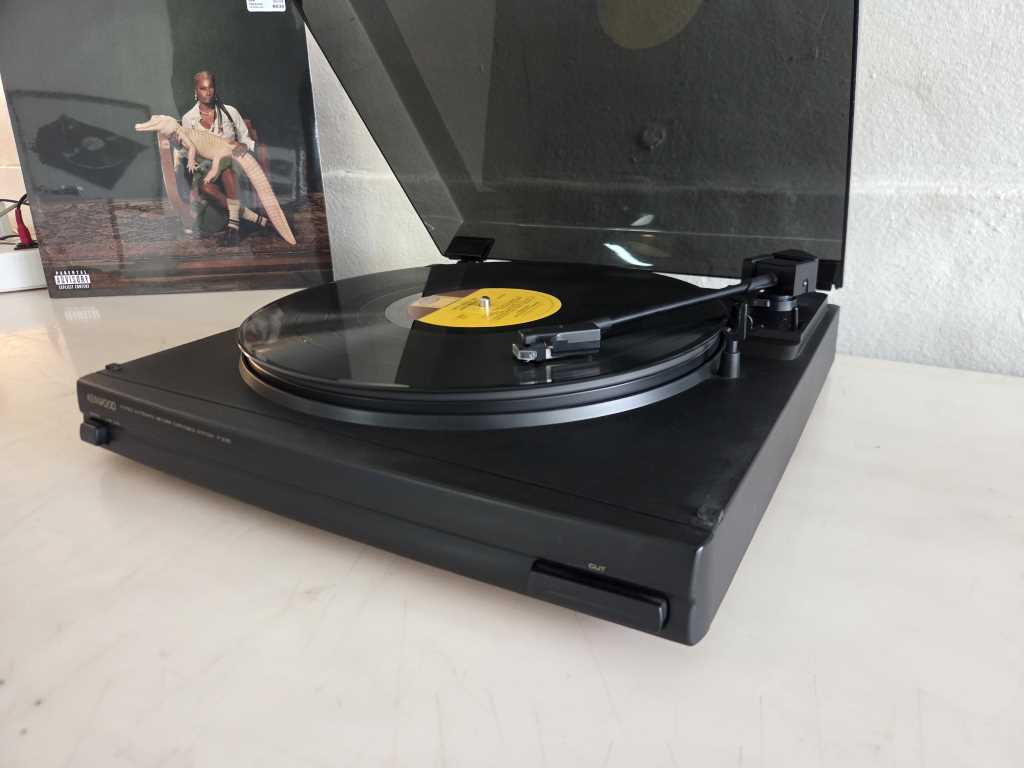 Kenwood P-235 Semi-Automatic Belt Drive Turntable - Image 5